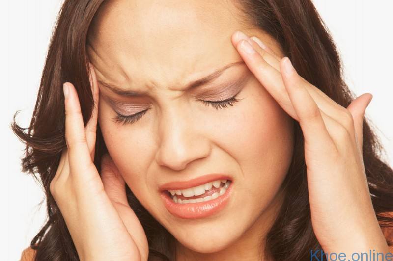 Dấu hiệu của thoái hóa đốt sống cổ gây đau đầu Dấu hiệu của thoái hóa đốt sống cổ gây đau đầu
