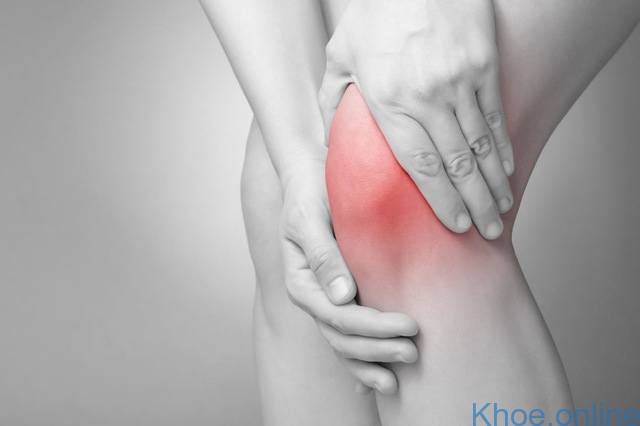 Đau nhức khớp là một trong những triệu chứng viêm khớp gối Đau nhức khớp là một trong những triệu chứng viêm khớp gối