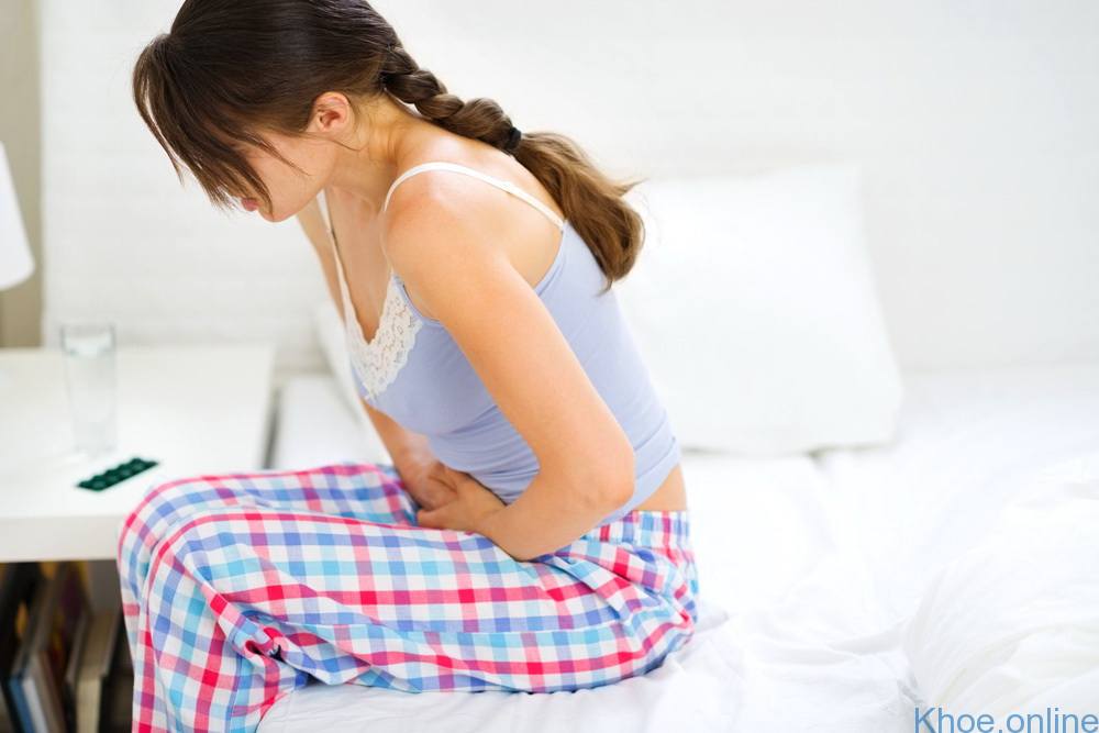 Đau bụng và rối loạn kinh nguyệt là dấu hiệu của u xơ tử cung