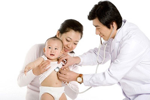 Nguyên nhân và cách xử lí khi trẻ sốt về đêm