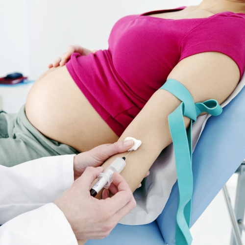 Xét nghiệm máu khi mang thai cực kỳ quan trọng và cần thiết