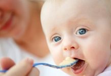 Sơ cứu trẻ bị sặc cháo sữa tại nhà để cứu con