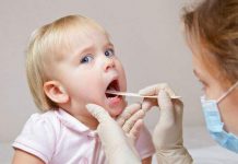 Trẻ bị viêm mũi họng cấp, chăm sóc thế nào để tránh biến chứng