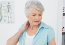 Tự dưng bị đau cổ: Nguyên nhân và cách điều trị hiệu quả
