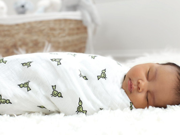 tại sao trẻ sơ sinh khó ngủ sâu giấc