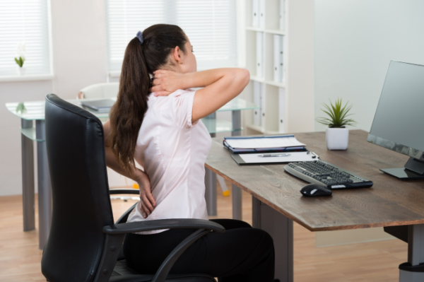 Bệnh đau vai gáy thường gặp ở nhân viên văn phòng