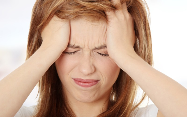 Thoái hóa đốt sống cổ gây đau đầu có thể xảy ra với bất kỳ ai