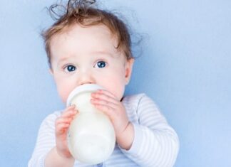 bé bị rối loạn tiêu hoá có nên uống sữa
