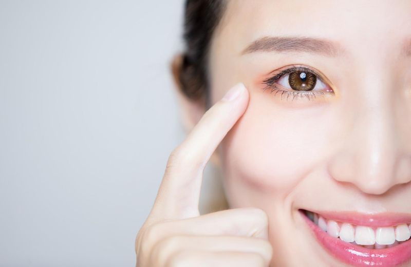 nên nhấn mí hay cắt mí