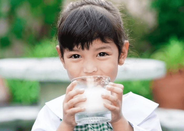 Chọn sữa có vị nhạt giống sữa mẹ và đến từ thương hiệu lớn