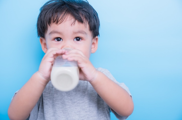 sữa Free Lactose cho bé cần phải lựa chọn phù hợp thể trạng trẻ